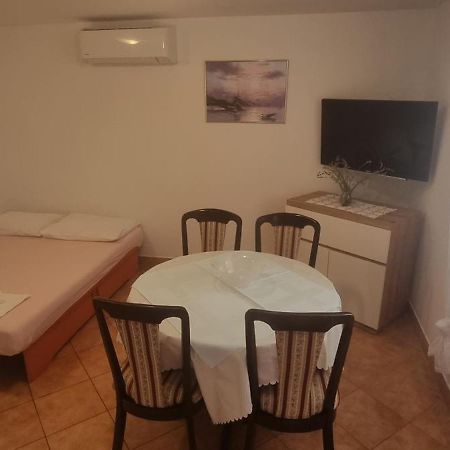 Apartments Tuzlak Повіле Екстер'єр фото
